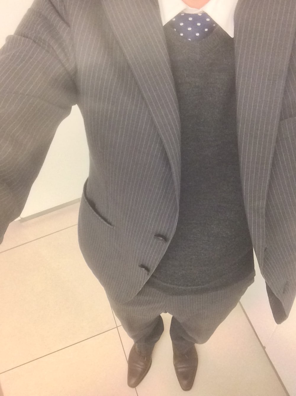 「suit sellectのアイテム（ドレスシューズ、ブラウン系）」を使った、kさん（メンズ・165cm）の春コーディネートの1枚目の写真