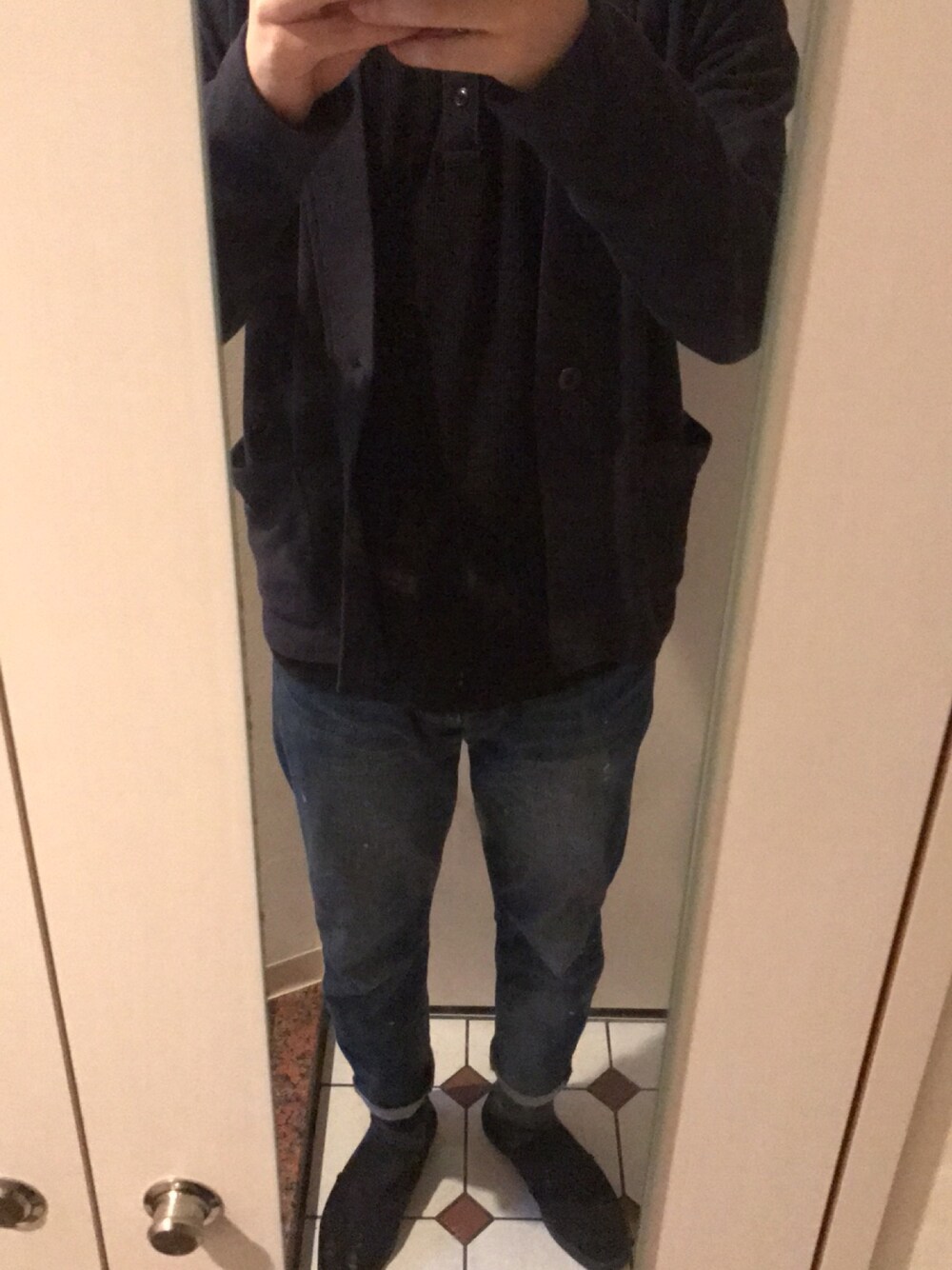 「UNIQLOのMEN ワッフルヘンリーネックT（長袖）（Tシャツ/カットソー、ブラック系）」を使った、yunyun_jpさん（メンズ・177cm）の秋コーディネートの1枚目の写真