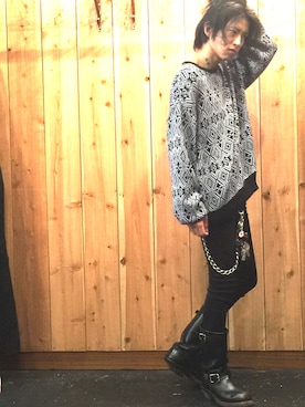 「レザー」｜「アイテム（チャーム）」を使った、Rosyさん（メンズ・176cm）の夏コーディネート