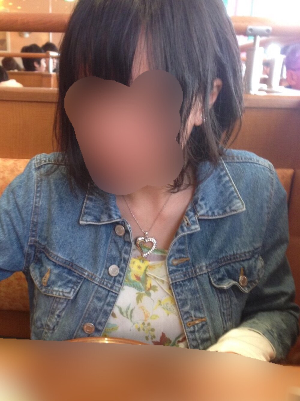 「デニムジャケット」｜「Disneyのアイテム（ピアス（両耳用）、ブルー系）」を使った、(´･ω･｀)さん（レディース・159cm）の秋コーディネートの1枚目の写真