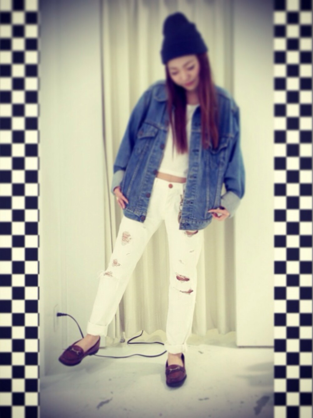 「ホワイト、denim、ホワイトデニム、ビーニー、ホワイトパンツ、G ジャン、ホワイト × ホワイト」｜「jouetieのちびロゴT（Tシャツ/カットソー、ホワイト系）」を使った、sayocoさん（レディース・153cm）の春コーディネートの1枚目の写真
