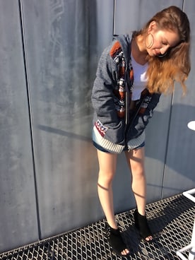 「Desigual（デシグアル）のアイテム（パーカー）」を使った、サハルさん（レディース・164cm）の冬コーディネート