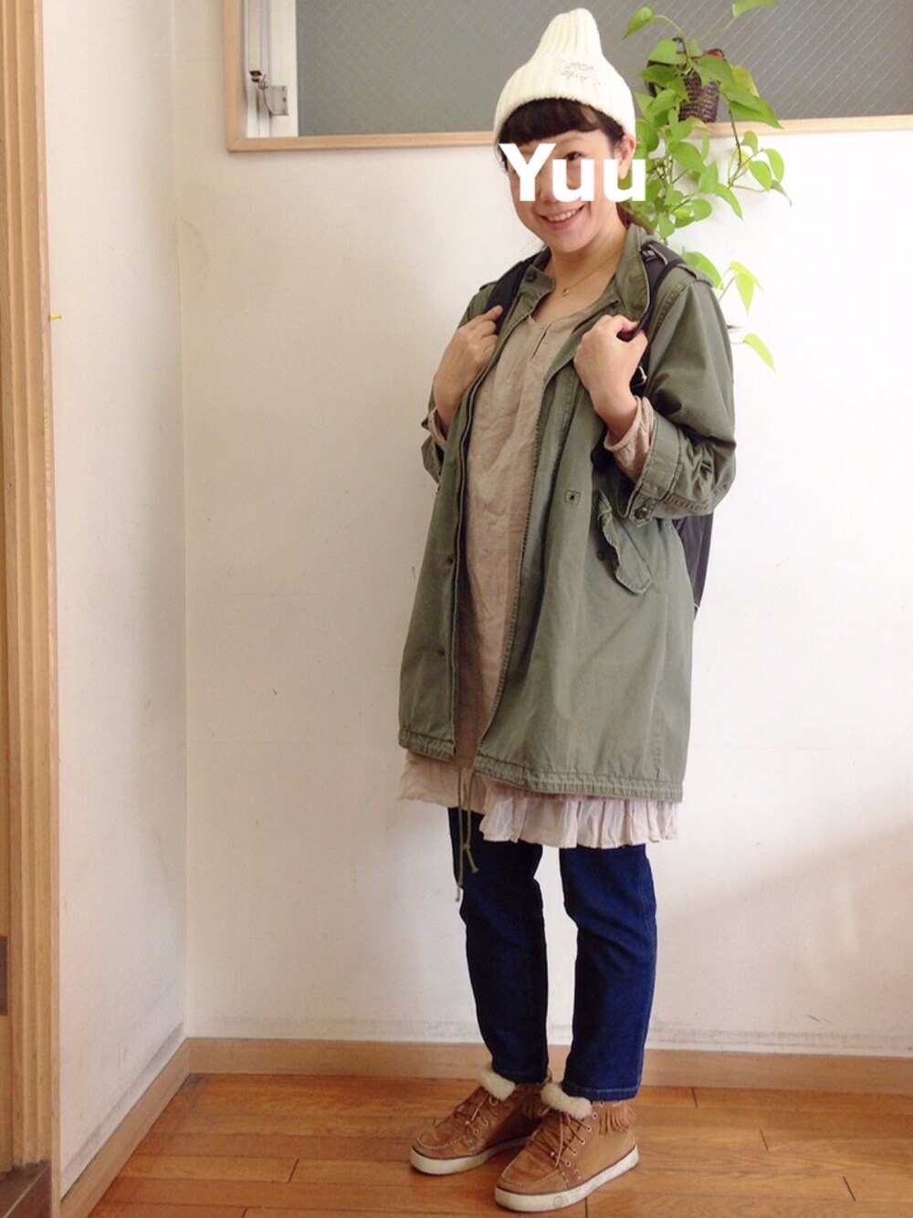 「モッズコート、ニット帽、フリンジ、ムートン、ワンピース×デニム、妊婦、マタニティ、妊娠９ヶ月、マタニティコーデ、妊婦コーデ」｜「UGGのムートンスニーカー♡（スニーカー、ベージュ系）」を使った、chibiusa◌⑅⃝さん（レディース・160cm）の秋コーディネートの1枚目の写真