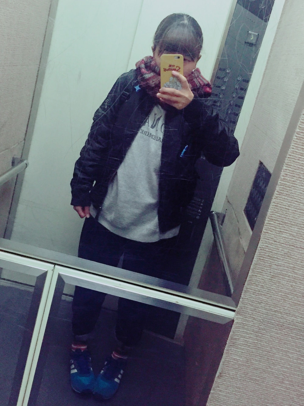 「used、THE NORTH FACE、MA-1」｜「OLD NAVY (古着)のアイテム（スウェット、グレー系）」を使った、chihö⋆39さん（レディース・154cm）の冬コーディネートの1枚目の写真