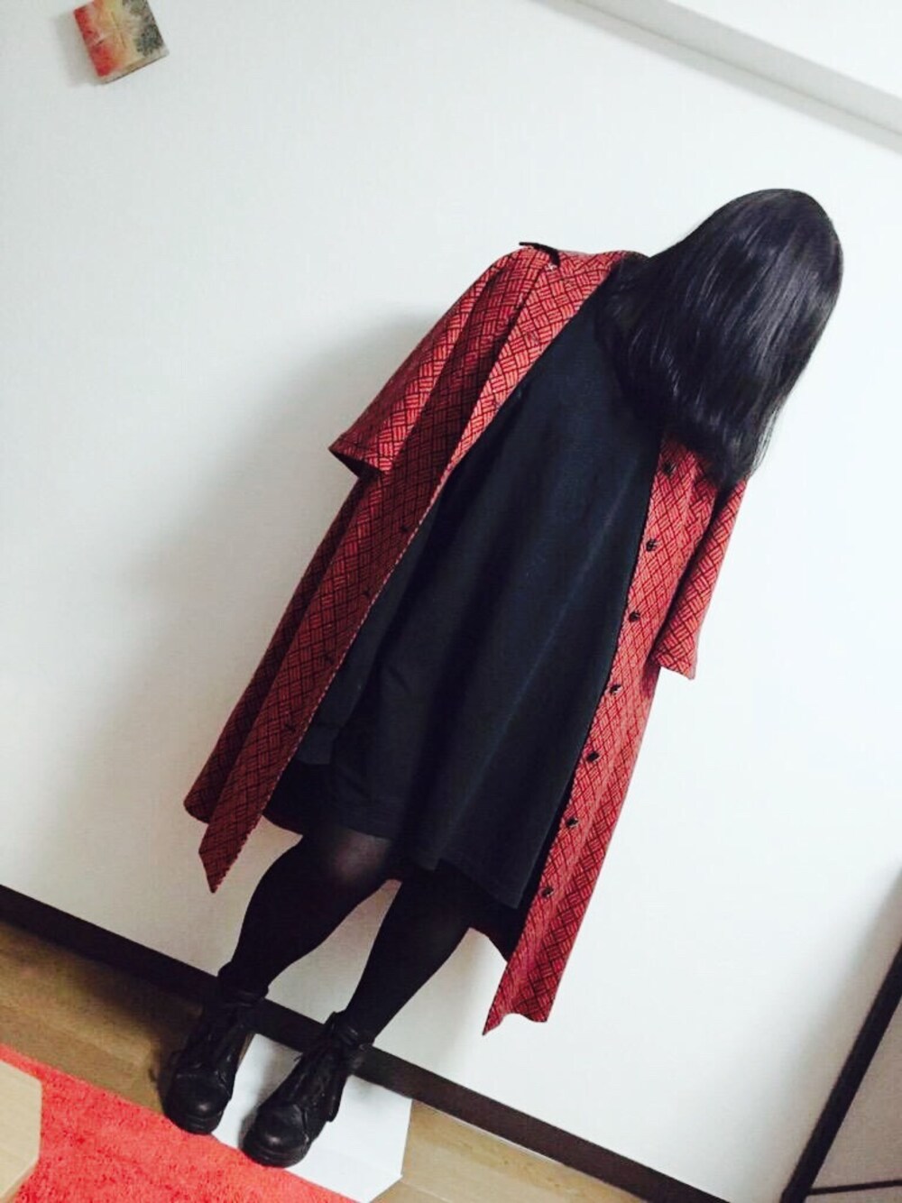 「SPINNSのアイテム（ワンピース、ブラック系）」を使った、Nanさん（レディース・160cm）の冬コーディネートの1枚目の写真