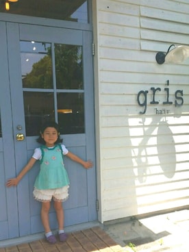 「アイテム（スニーカー）」を使った、わらしちゃん😻さん（キッズ・110cm）の春コーディネート