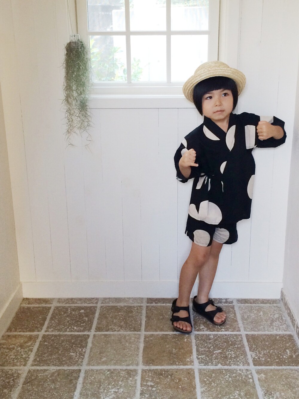 「甚平」｜「frankygrowのアイテム（浴衣、ブラック系）」を使った、rentanさん（キッズ・110cm）の夏コーディネートの1枚目の写真