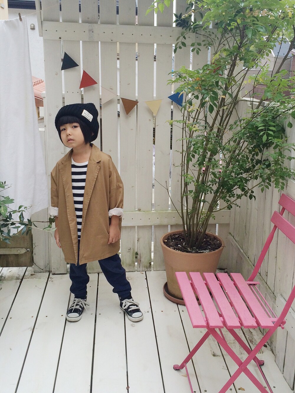 「プチフラコーデ」｜「3coinsのアイテム（ニットキャップ/ビーニー、ブラック系）」を使った、rentanさん（キッズ・110cm）の秋コーディネートの1枚目の写真