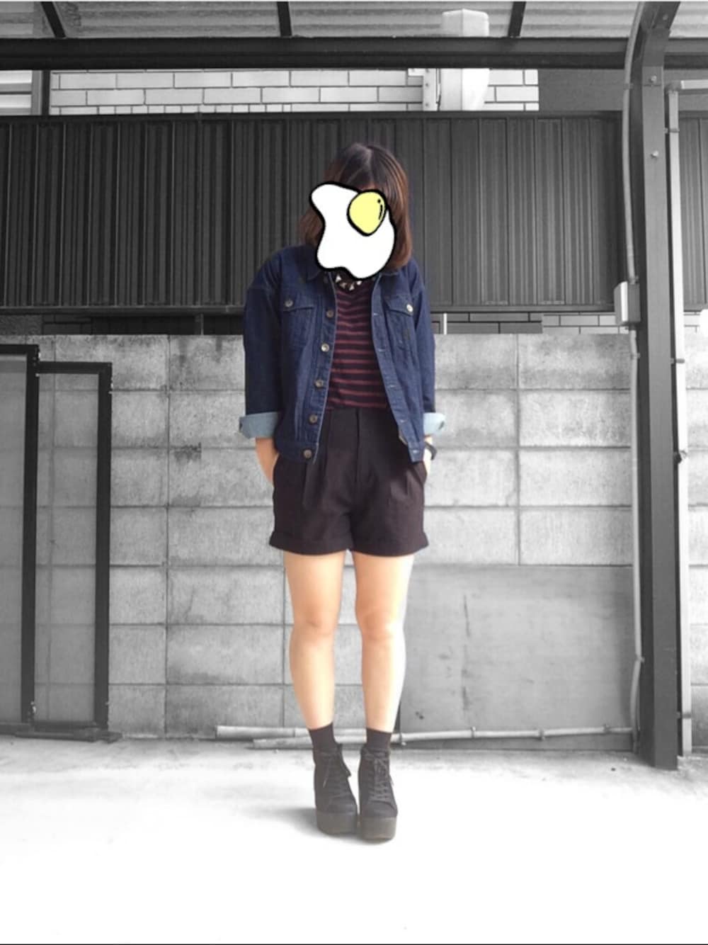 「ハイウエスト、ハイウエストパンツ、ハイネック、ハイネックニット、Gジャン、厚底シューズ、定番」｜「LOWRYS FARMの★新作ニット☆7ゲージアクリルボーダーハイネックプルオーバーロングスリーブ 535414（ニット/セーター、ブルー系）」を使った、みいちゃんさん（レディース・158cm）の冬コーディネートの1枚目の写真