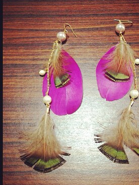 「アイテム（アクセサリー、パープル系）」を使った、仲田 彩さん（レディース・151cm）の秋コーディネート