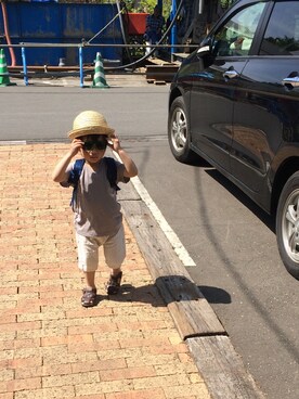 「西松屋（ニシマツヤ）のアイテム（サンダル、ブラウン系）」を使った、WAKUさん（キッズ・100cm）の夏コーディネート