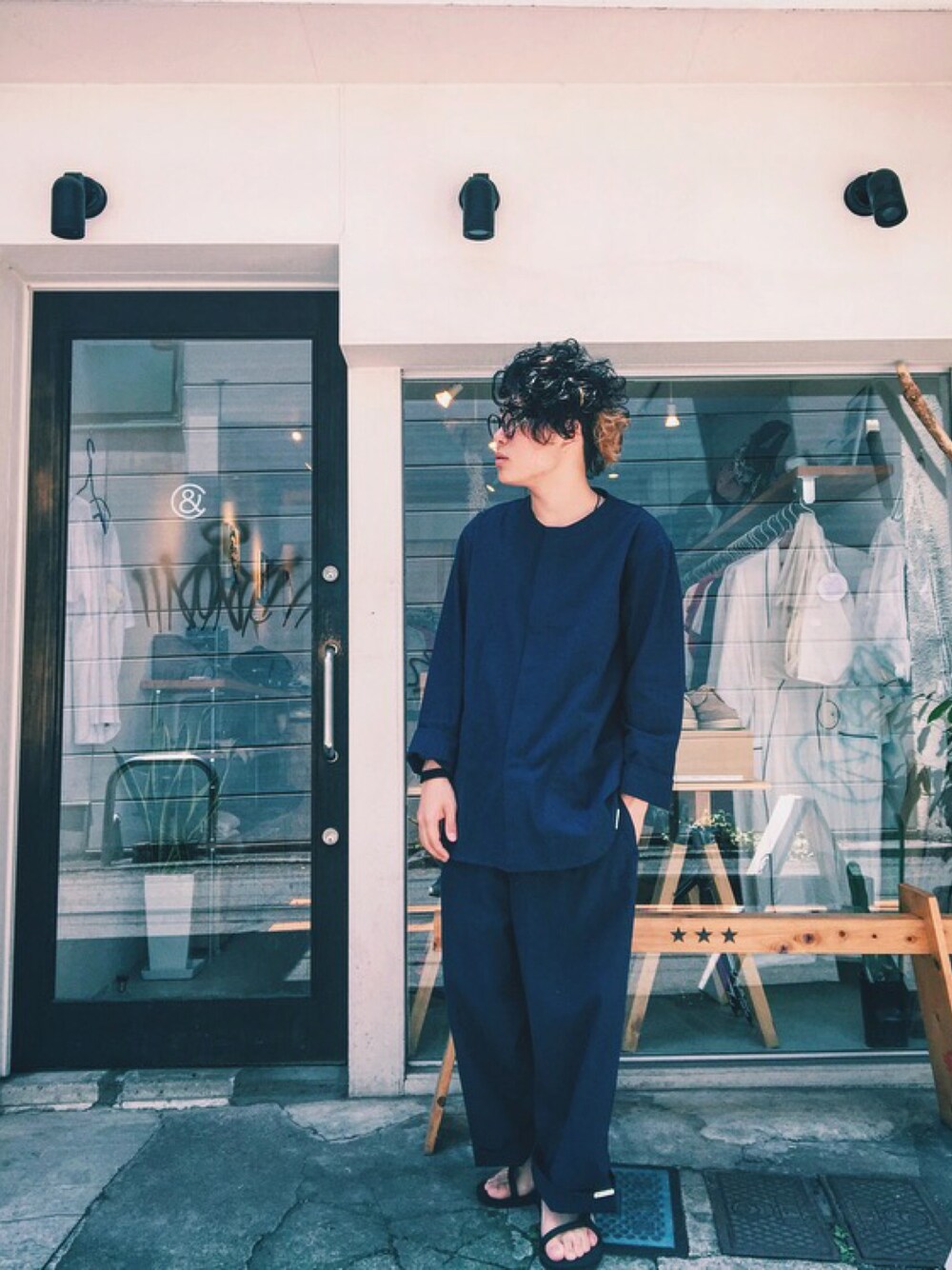 「andChill、NOWHAW、ノーカラーシャツ、pajama、パジャマ、ワイドパンツ、ネイビー」｜「NOWHAWのアイテム（シャツ/ブラウス、ブルー系）」を使った、まさをさん（メンズ・168cm）の夏コーディネートの1枚目の写真
