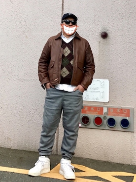 「白いスニーカー」｜「アイテム（ミリタリージャケット）」を使った、gottusoさん（メンズ・179cm）の秋コーディネート