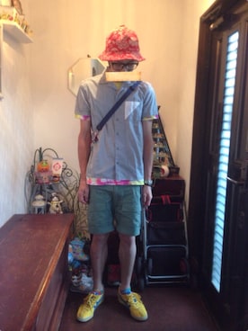 「膝上ショーツ」｜「アイテム（アクセサリー）」を使った、endyさん（メンズ・172cm）の春コーディネート