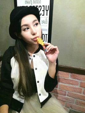 「ZALORA（-）のアイテム（ジャケット/アウター）」を使った、Phoebe Dreamyさん（レディース・172cm）の秋コーディネート