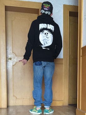 「THIRTYTWOのアイテム」を使った、Demo Luさん（メンズ・182cm）の春コーディネート