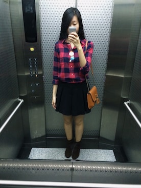 「red」｜「アイテム（おもちゃ）」を使った、Krissyさん（レディース・172cm）の秋コーディネート