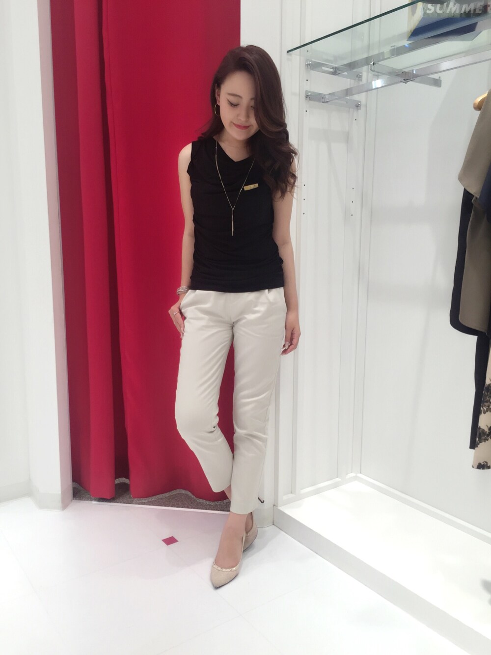 「M.deuxのノースリｰブドレープカットソー（Tシャツ/カットソー、ブラック系）」を使った、AYAさん（レディース・161cm）の夏コーディネートの1枚目の写真