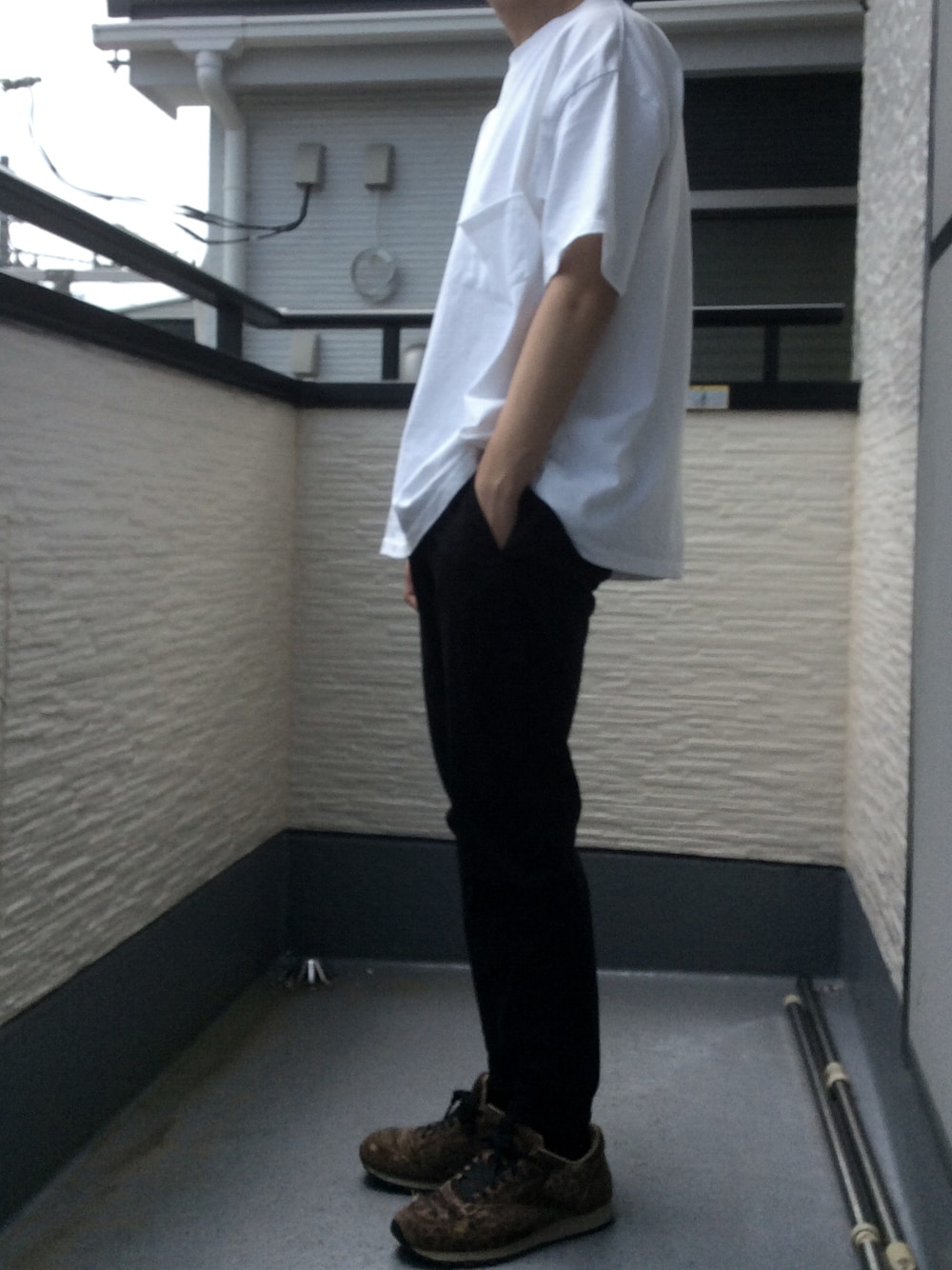 「UNIQLO、reebok、HeadPorter、LABRAT、ジョガーパンツ、レオパード、ビッグシルエット、スニーカー」｜「UNIQLOのアイテム（その他パンツ、ブラック系）」を使った、だいーちさん（メンズ・172cm）の夏コーディネートの1枚目の写真