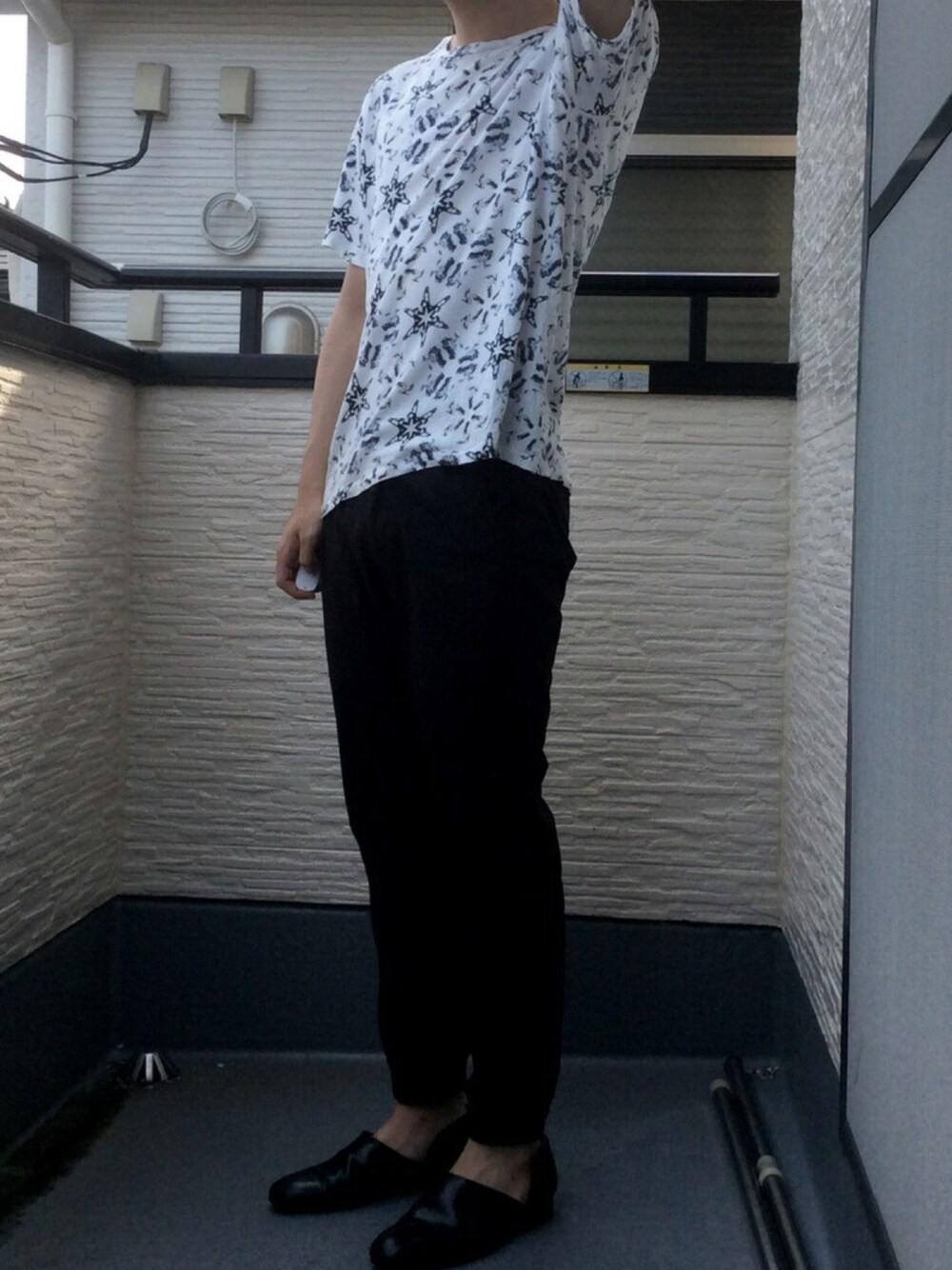 「ビッグT、LAD MUSICIAN、UNIQLO、HARUTA、CITIZEN、Chrome Hearts、総柄、スポックシューズ、ジョガーパンツ」｜「HARUTAのアイテム（モカシン/デッキシューズ、ブラック系）」を使った、だいーちさん（メンズ・172cm）の夏コーディネートの1枚目の写真
