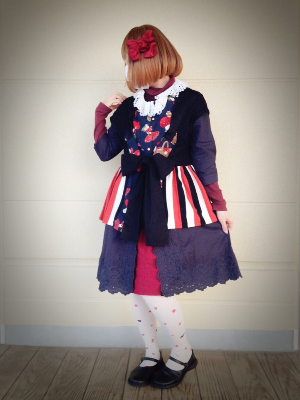 「2014年、ラストWEAR、H.mildblud、イーハイフンワールドギャラリー(E hyphen world gallery)、ネバアランド、Neb aaran do」｜「Neb aaran doのアイテム（タイツ/ストッキング、ホワイト系）」を使った、Nさん（レディース・148cm）の冬コーディネートの1枚目の写真
