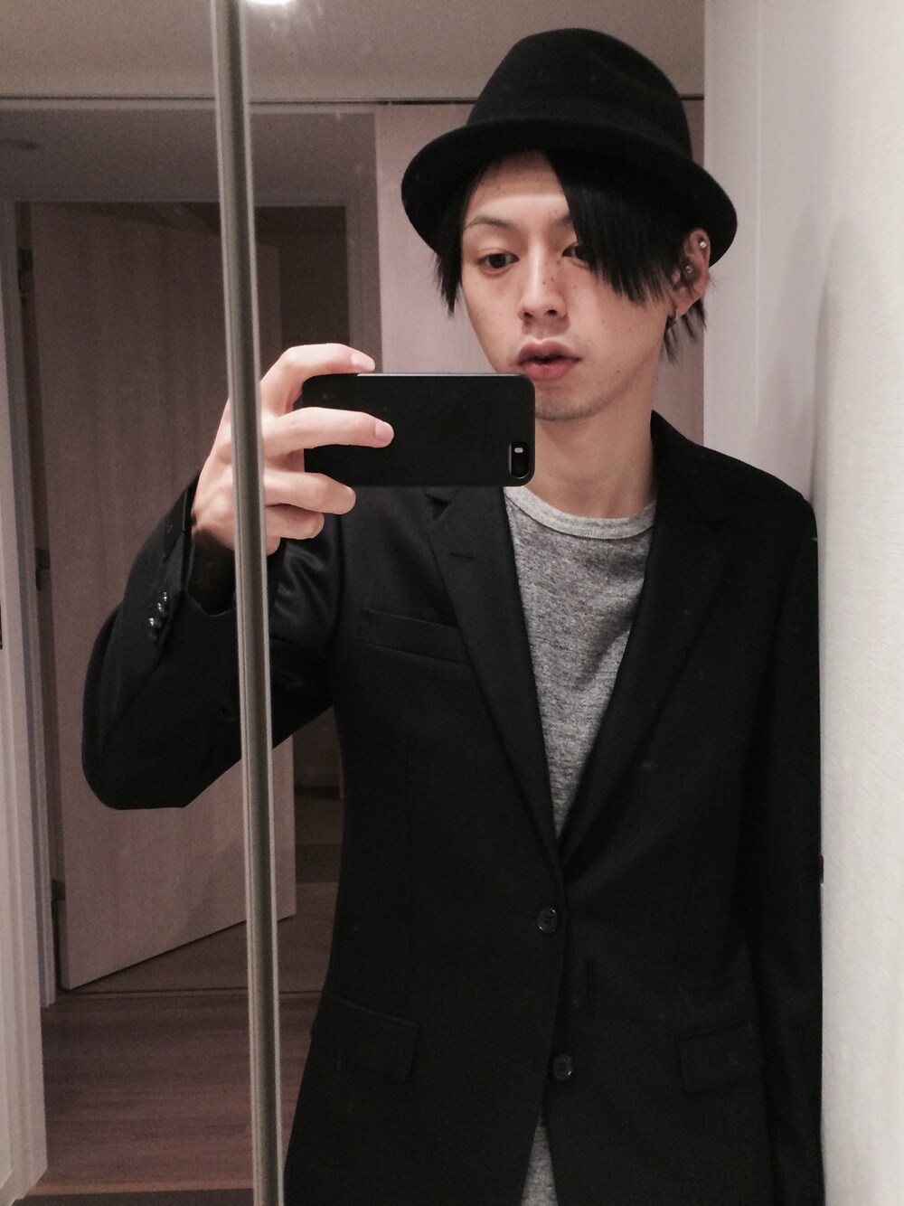 「whiz、N.HOOLYWOOD、FLISTFIA、スーツスタイル、セットアップ、スラックス、無地スウェット、ハット」｜「WHIZLIMITEDのCONCHE HAT（ハット、ブラック系）」を使った、ogu-junさん（メンズ・177cm）の秋コーディネートの1枚目の写真