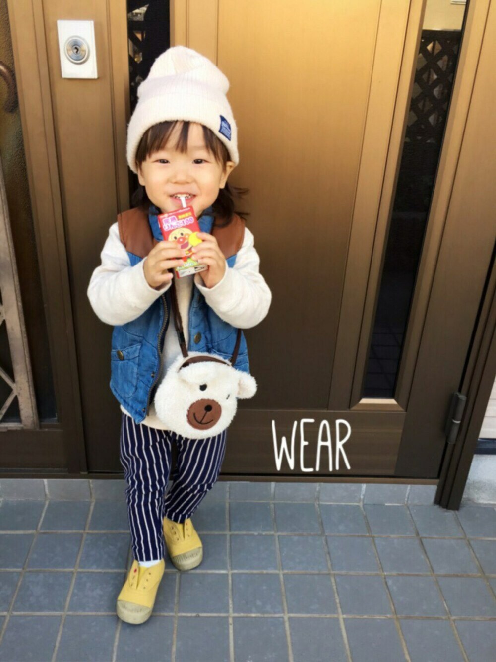 「kids、カジュアルコーデ、プチプラ、男の子、シンプル、西松屋、レギパン、スニーカー、ダウンベスト」｜「しまむらのアイテム（ニットキャップ/ビーニー、ホワイト系）」を使った、Chibiෆ̈さん（キッズ・80cm）の春コーディネートの1枚目の写真
