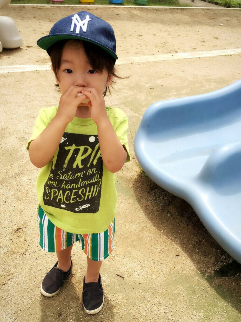「kids、Tシャツ、夏コーデ、男の子、短パン、ストライプ、スリッポン、2歳」｜「abcdのアイテム（Tシャツ/カットソー、グリーン系）」を使った、Chibiෆ̈さん（キッズ・90cm）の夏コーディネートの1枚目の写真