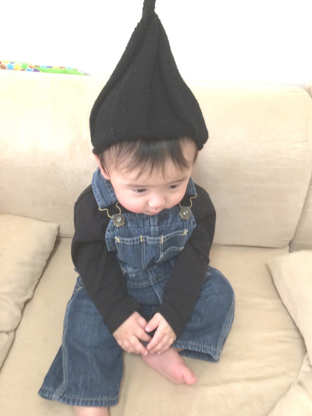 「kids、男の子、シンプル、ニット帽、プチプラ、オーバーオール、サロペット、タートルネック、トンガリ帽子、ドラフトGAP」｜「しまむらのアイテム（Tシャツ/カットソー、ブラック系）」を使った、syuuu✩°さん（キッズ・70cm）の冬コーディネートの1枚目の写真