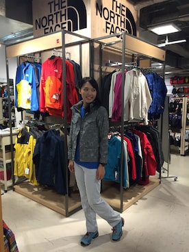 「アイテム（ナイロンジャケット）」を使った、あややさん（レディース・168cm）の春コーディネート