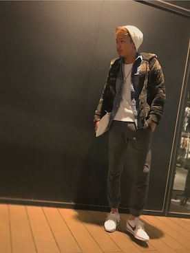 「AZUL by moussy（アズールバイマウジー）のアイテム（ニットキャップ/ビーニー）」を使った、RYUさん（メンズ・175cm）の冬コーディネート