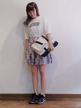 「フラワープリント」｜「アイテム（クラッチバッグ）」を使った、Nさん（レディース・159cm）の春コーディネート