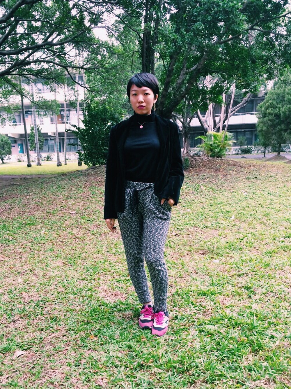 グリーン系のバックパック/リュックを着用したレディースの冬コーディネートの1枚目の写真