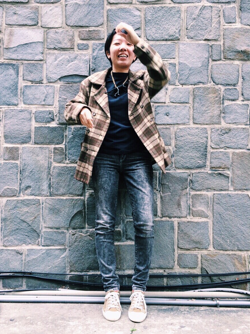 ブラック系のその他パンツを着用したレディースの冬コーディネートの1枚目の写真