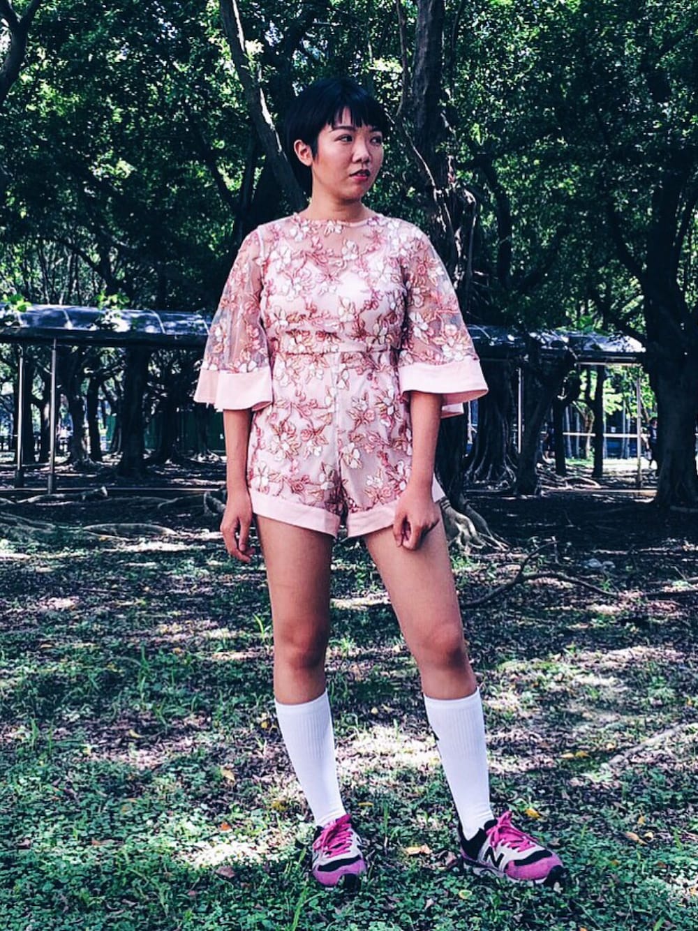 「Mosdressのアイテム（ワンピース/ドレス、ピンク系）」を使った、林書宇さん（レディース・164cm）の秋コーディネートの1枚目の写真
