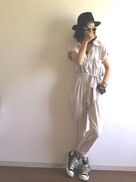 「アイテム（つなぎ/オールインワン、ベージュ系）」を使った、yukinoさん（レディース・164cm）の春コーディネート
