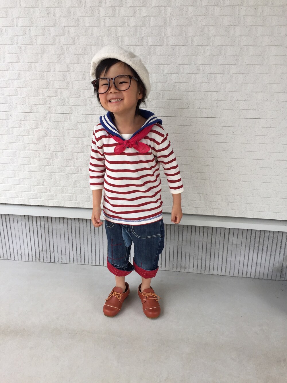 「ブーフーウーWEARコンテスト」｜「BOOFOOWOOのSNOOPY大判バンダナ（バンダナ/スカーフ、レッド系）」を使った、Ai Katouさん（キッズ・100cm）の春コーディネートの1枚目の写真