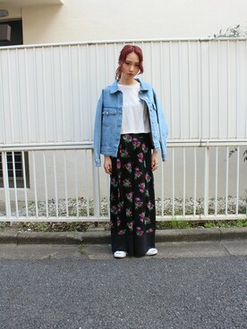 「花柄パンツ」｜「アイテム（デニムジャケット）」を使った、jouetieさん（レディース・163cm）の春コーディネート