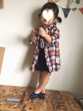 「チェックシャツワンピース」｜「アイテム（その他）」を使った、sutaさん（キッズ・80cm）の秋コーディネート
