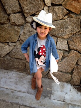 「ZARA KIDSのアイテム（ハット、ホワイト系）」を使った、Nanaさん（キッズ）の春コーディネート