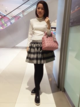 「Dior」｜「アイテム（その他シューズ）」を使った、Elizabeth Yawさん（レディース・152cm）の夏コーディネート