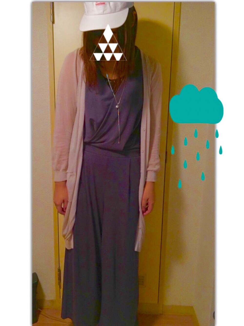 「UNIQLO、EMODA、オールインワン、グレー」｜「EMODAのシアーニットカーディガン（カーディガン/ボレロ、グレー系）」を使った、たぴおか大好きさん（レディース・172cm）の秋コーディネートの1枚目の写真