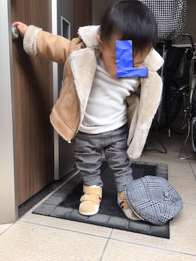 「petit main（プティマイン）のアイテム（ムートンコート）」を使った、Leo♛さん（キッズ・80cm）の冬コーディネート