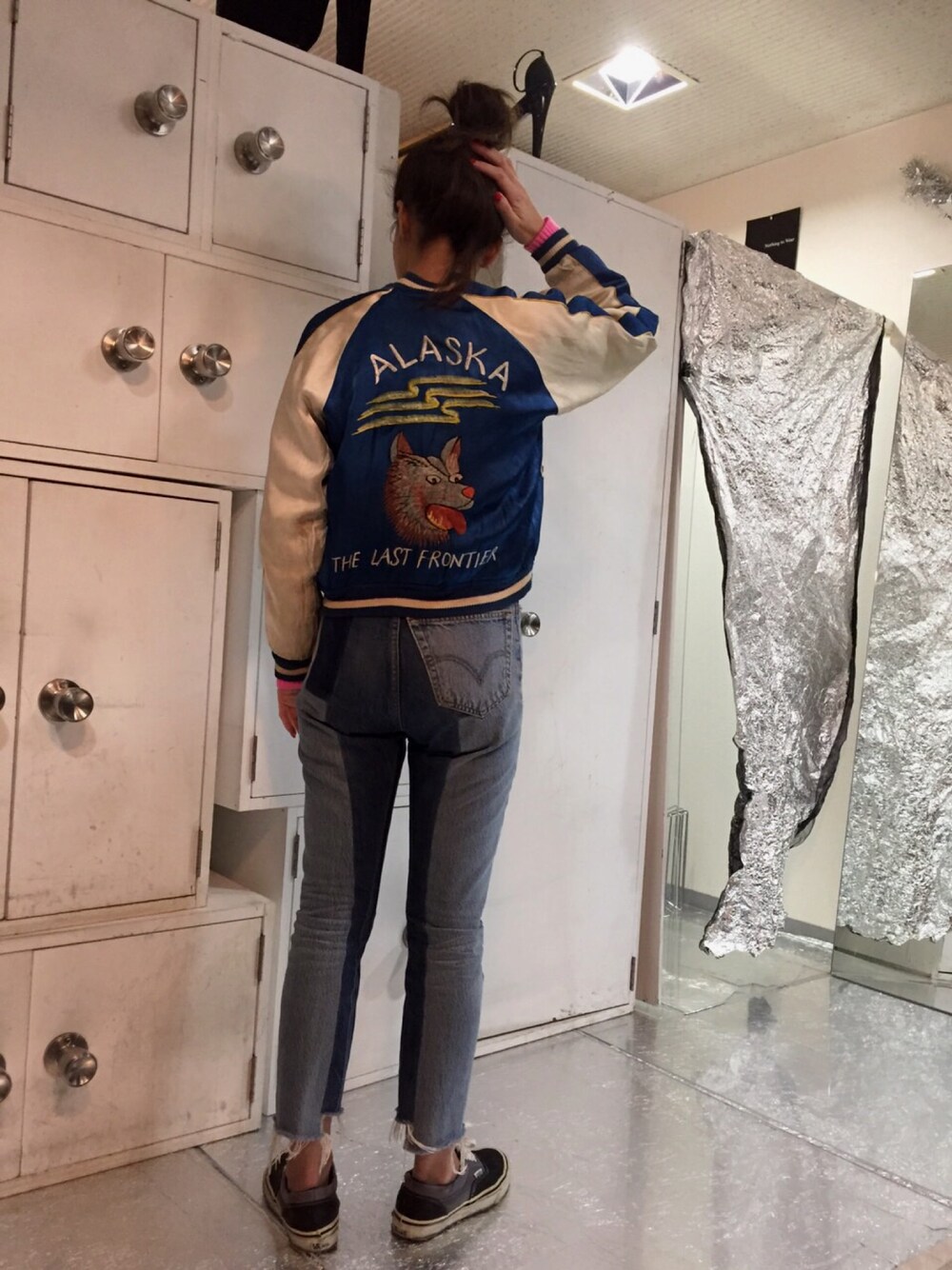 「vintage、スタジャン、usavans、Jonnlynx」｜「Jonnlynxのアイテム（デニムパンツ、ブルー系）」を使った、mifffunさん（レディース・162cm）の冬コーディネートの1枚目の写真