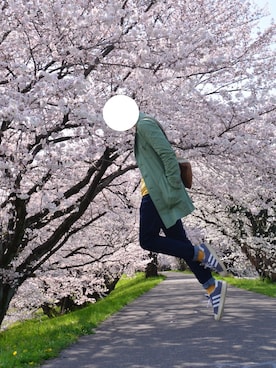 「adidas originals」｜「アイテム（トレンチコート）」を使った、hhhさん（メンズ・172cm）の春コーディネート