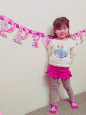 「NATURAL BEAUTY BASIC（ナチュラルビューティーベーシック）のアイテム（スウェット）」を使った、EmiiroDreamさん（キッズ・100cm）の冬コーディネート