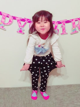 「NATURAL BEAUTY BASIC（ナチュラルビューティーベーシック）のアイテム（スウェット）」を使った、EmiiroDreamさん（キッズ・100cm）の春コーディネート