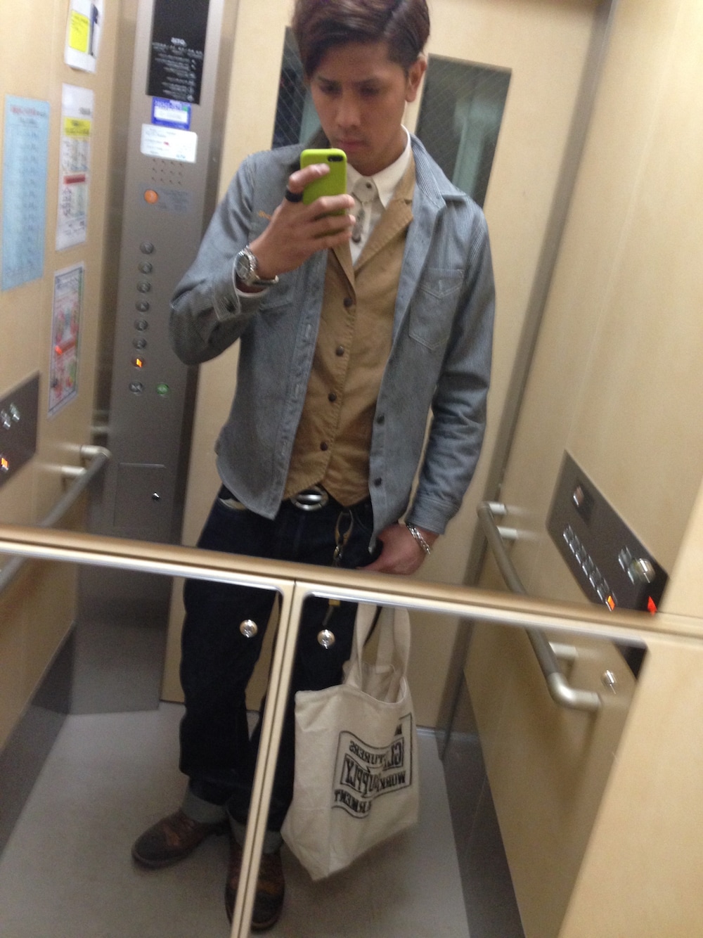 「HOUSTONのアイテム（デニムジャケット、ブルー系）」を使った、うーさんさん（メンズ・182cm）の秋コーディネートの1枚目の写真