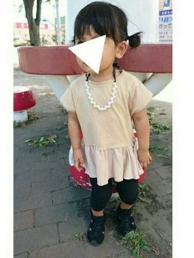 「petit main（プティマイン）の裾フリルモチーフTシャツ（Tシャツ/カットソー、ホワイト系）」を使った、aoさん（キッズ・90cm）の夏コーディネート