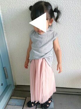 「GLOBAL WORK（グローバルワーク）の【キッズ】カットテレコノースリーブ/723474（Tシャツ/カットソー、グレー系）」を使った、aoさん（キッズ・90cm）の夏コーディネート